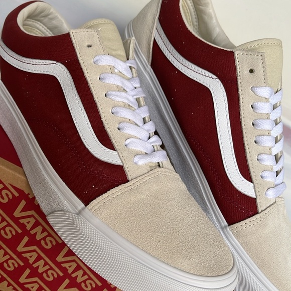 Vans Men’s Old Skool
Canvas/Suede Fired Brick
VN0007NTZHG
Sneakers - Picture 7 of 16